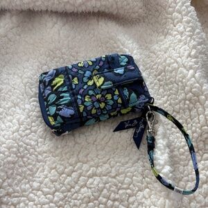Vera Bradley wallet / wristlet. NWOT